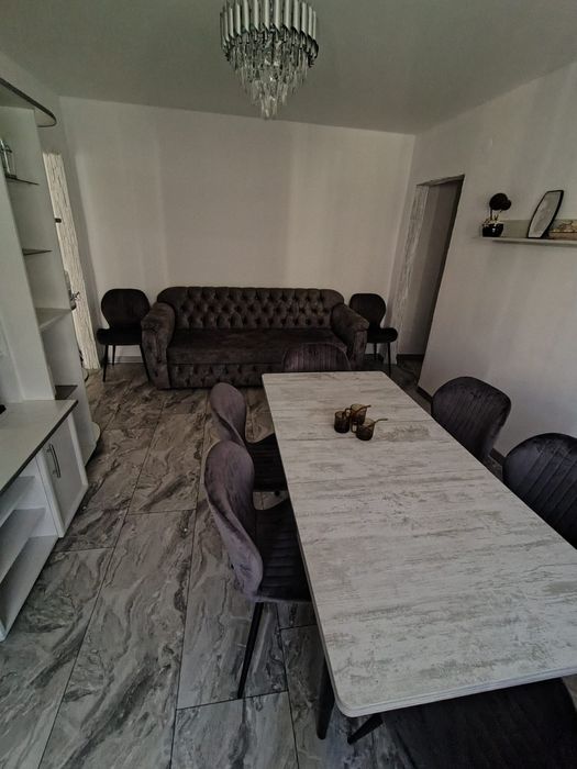 Apartament cu 4 camere etajul 3