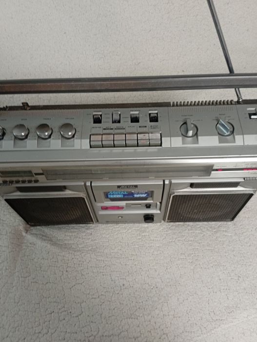 Radio caset Hitachi TRK 8210  Japan