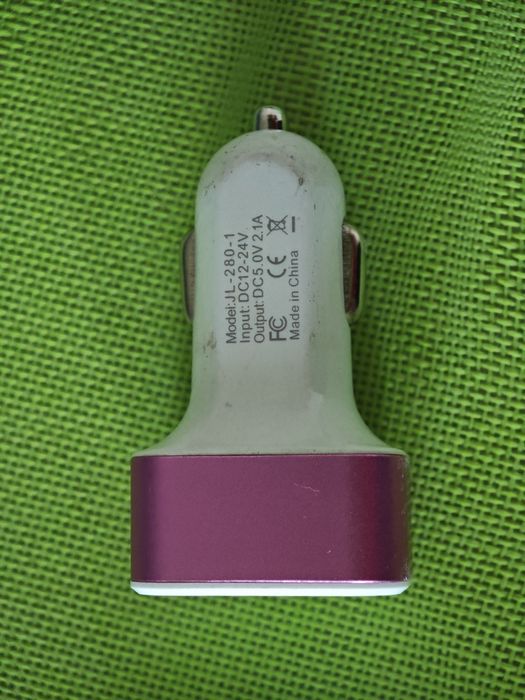 Зарядно за кола с 3 UBS  вхида/ports