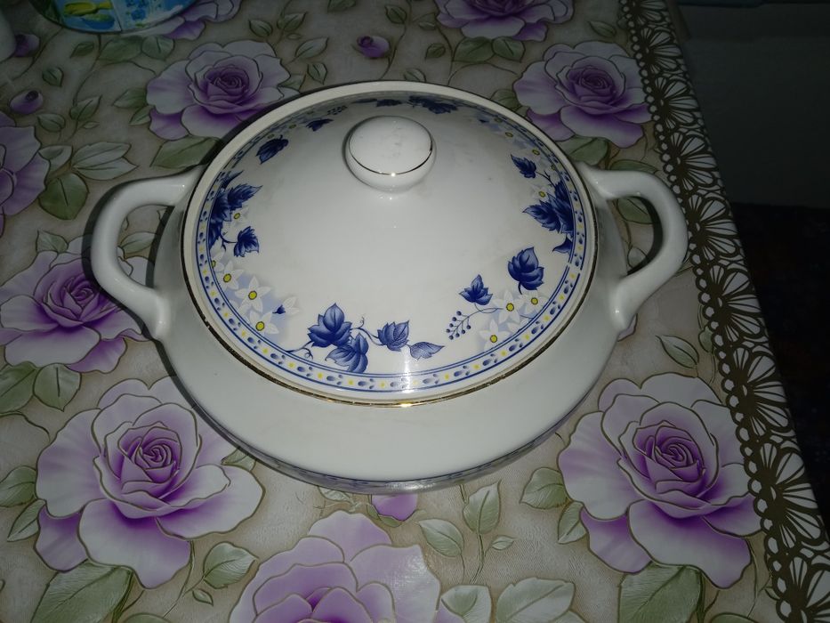 Продам супницу (новая).
