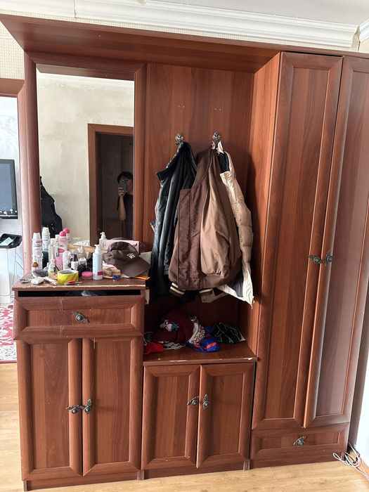 Отдам даром прихожую