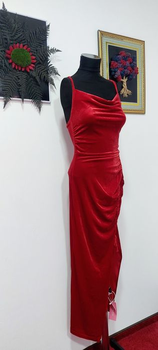Rochie roșie catifea, nouă