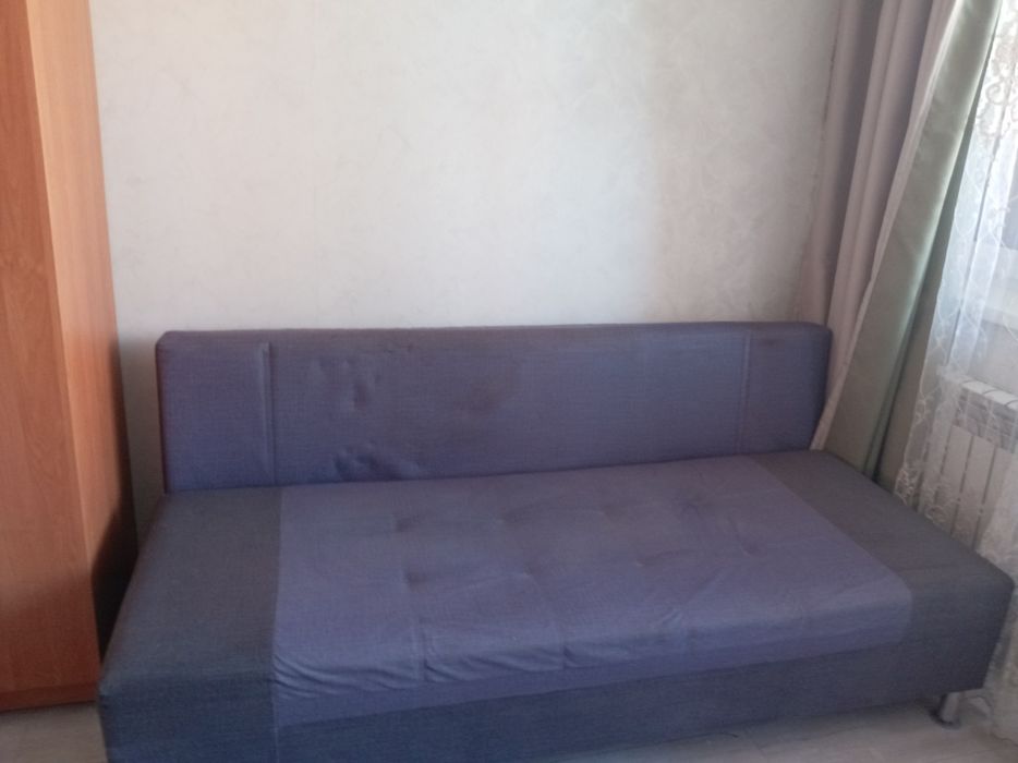 Продам диван. Цена 10 тыс.