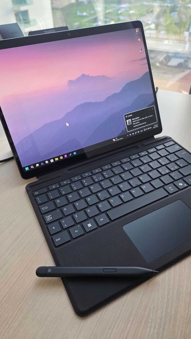 Microsoft Surface Pro 11th Ed Snapdragon X Elite + Keyboard + Pen / Schimb