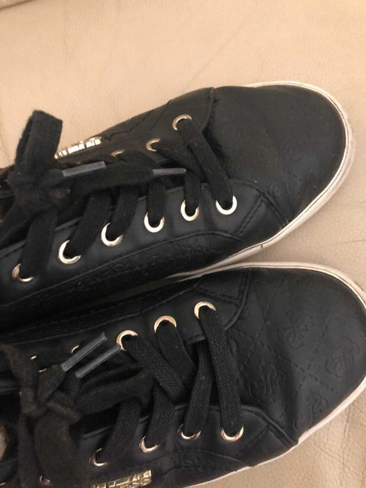 Guess сникърси 30лв