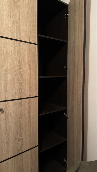 Продаётся большой шкаф