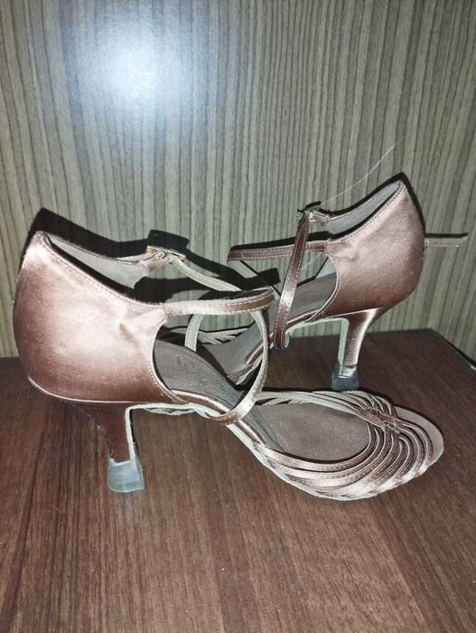 Продам туфли для танцев