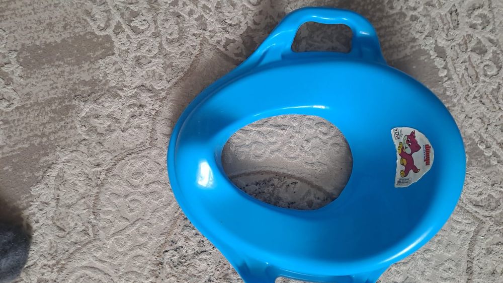 Продам детский горшок +сиденье для унитаза.