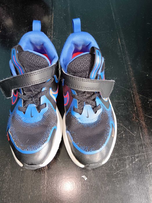 Маратонки на Nike 33 размер