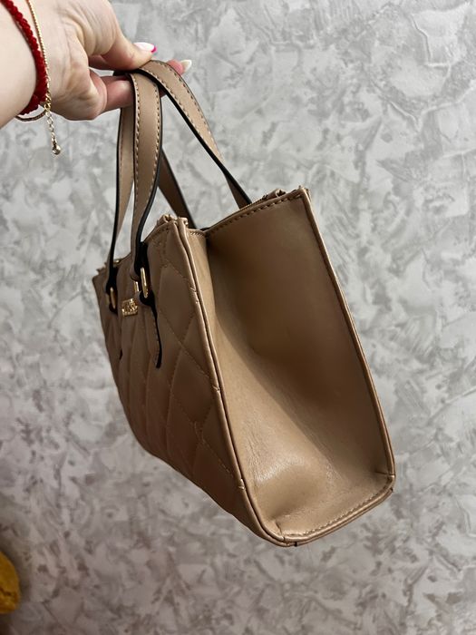 Дамска чанта Guess и Дамска чанта Paul Costelloe от естествена кожа