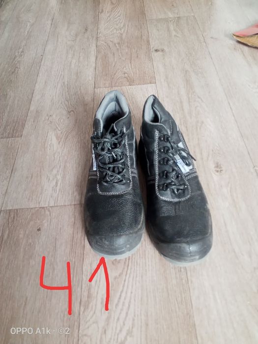Продаю рабочие ботинки