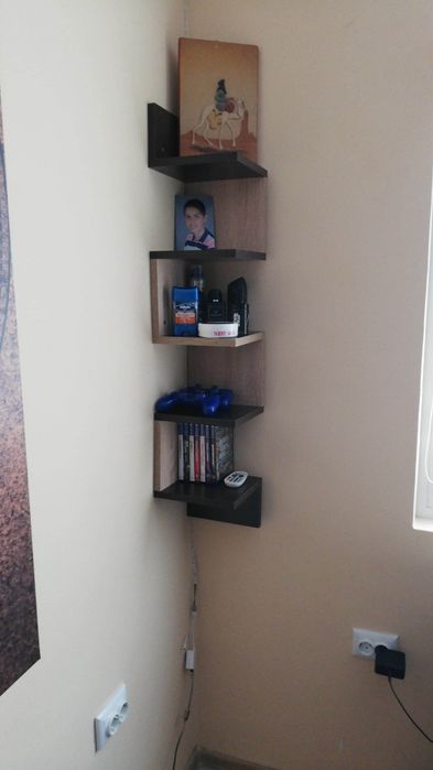 Раздвижени етажерки за ъгъл