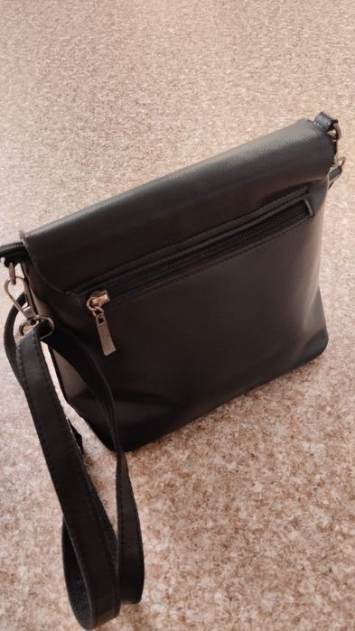 Продам кожаную сумку
