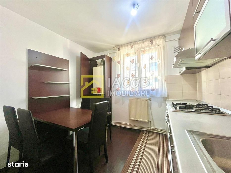 Apartament 3 camere decomandate, strada Martir Horia, Bacau