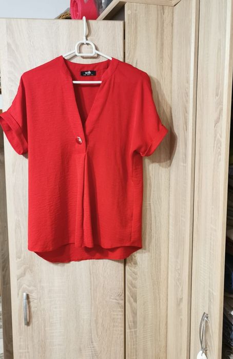 Vand tricou rosu