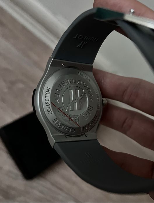 Часы хублот  в коробке