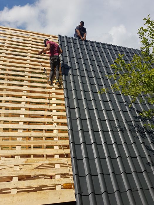 vând case de locuit pe structură de lemn sau structură metalică