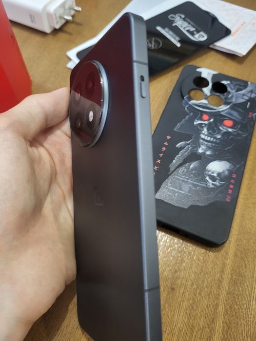 Продам One plus 13r