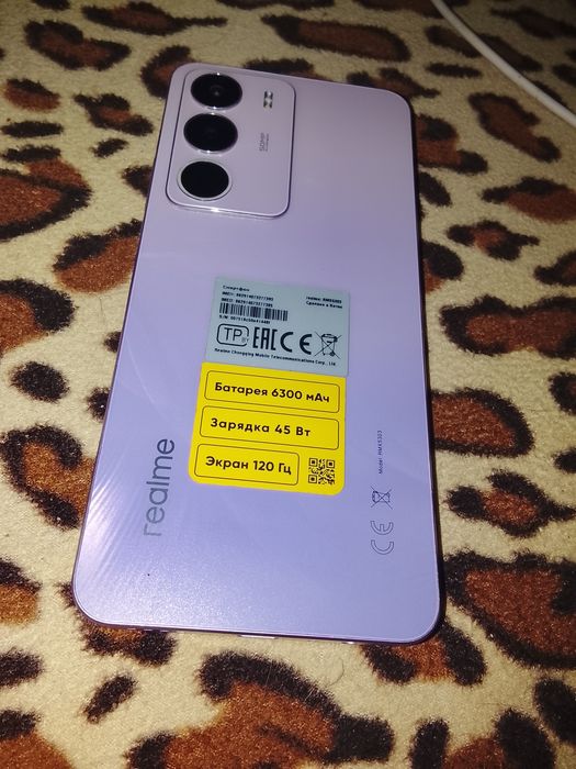 Продам телефон Realme c71