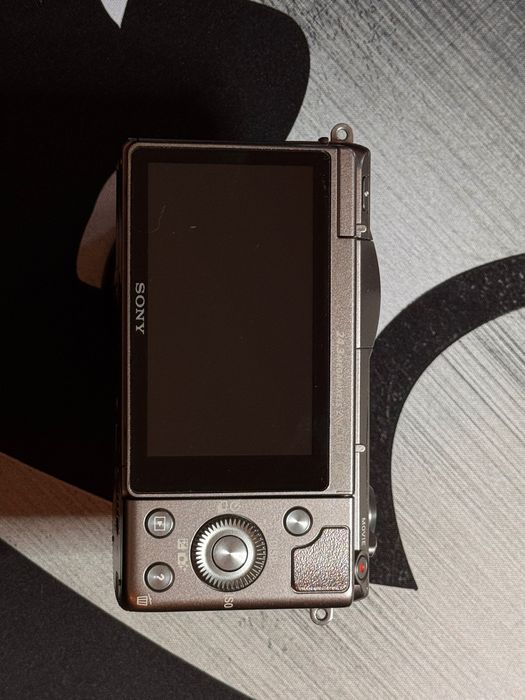Sony A5100 Mirrorless 24MP cu obiectiv 16-50mm