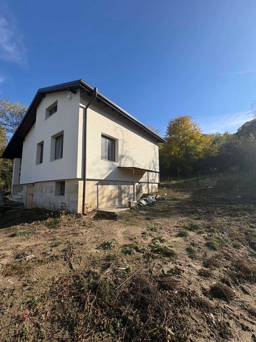 Продава се Къща в с. Нови хан, Област София-област - 120 кв.м за 1229 €/кв.м - Снимка #1