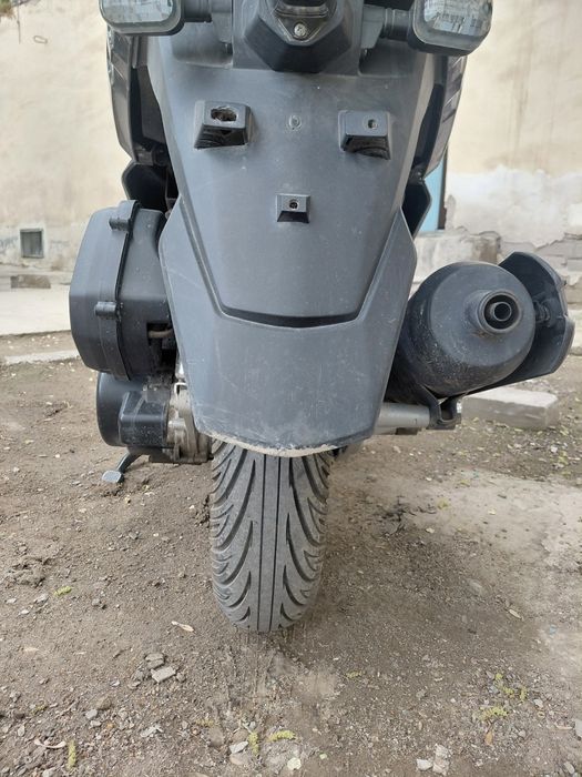 Skuter tank sotiladi