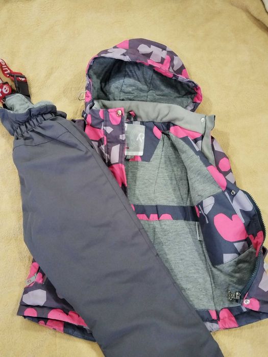 Демисезонный комбинезон для девочки