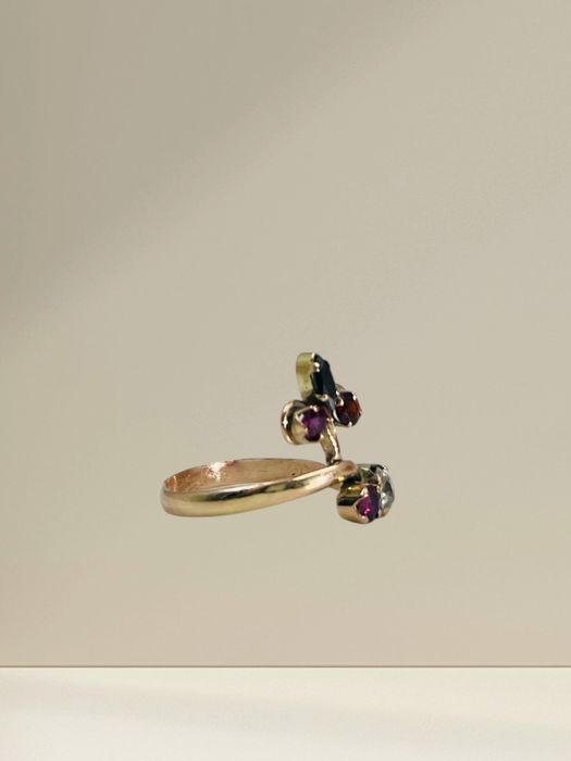 Пръстен с диамант ,сапфир, рубин и аметист