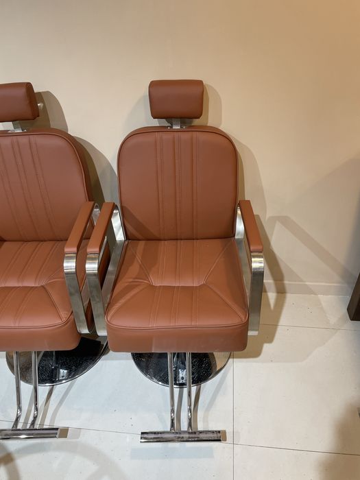 Кресла для стрижки и мойки головы