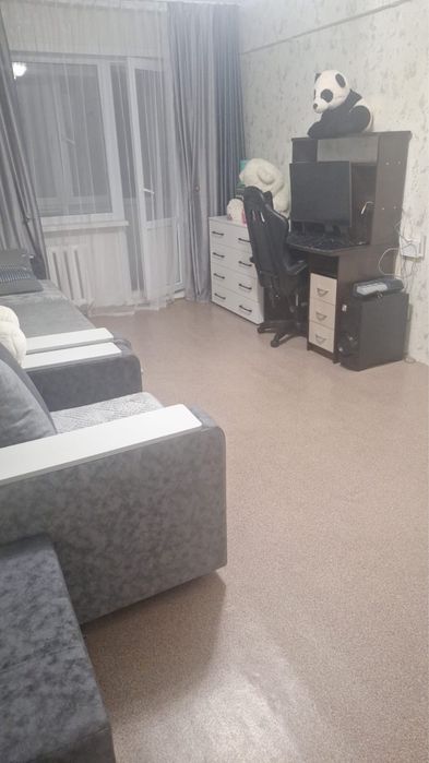 Продам стол компьютерный