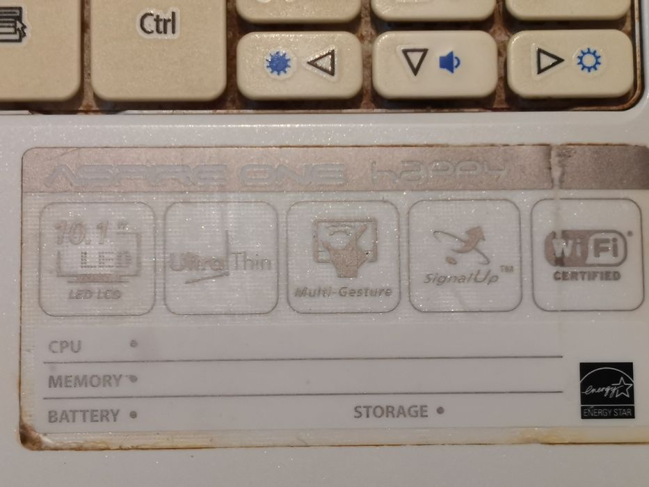 Asеr Нетбук (Экрани синган) сотилади