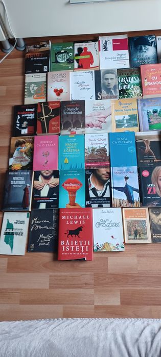 Cărți                .