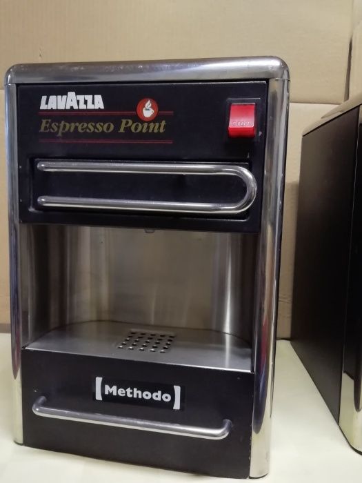 Кафемашина lavazza point + 50 капсули Лаваца