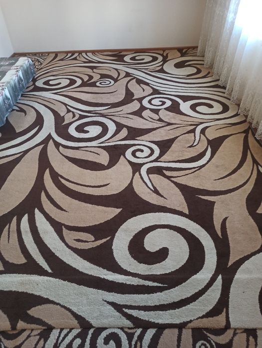 Gilamlar sotiladi 3x5, 1x3, 1x6