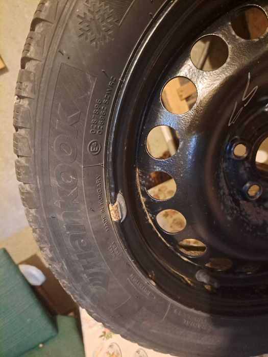 Anvelope Iarna Hankook 175/60 R15 81H cu tot cu jante