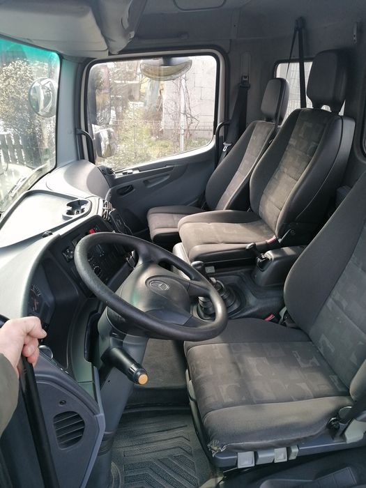 Vând Mercedes atego