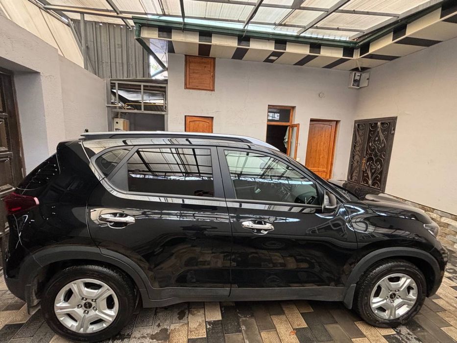 Kia Sonet 2025 black