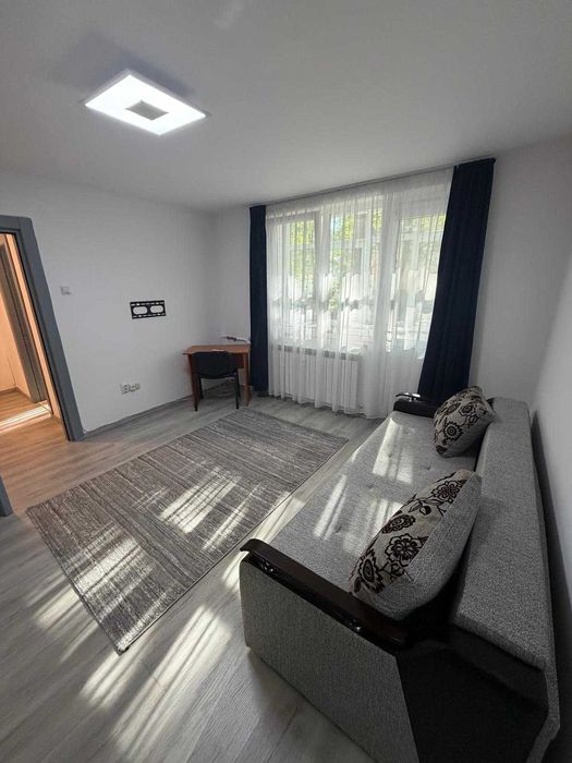 Inchirez apartament ultracentral langa Tribunal SV.,parter inalt.pentru locuit sau spatiu comercial,birouri.coafor,etc.