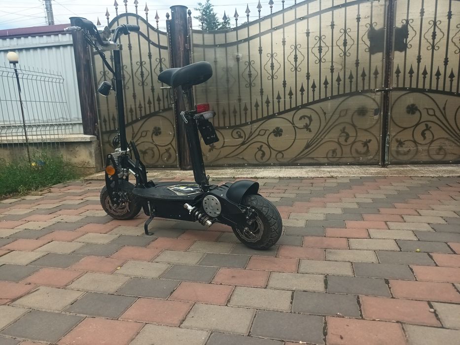 vând trotineta EFLUX STTREET20