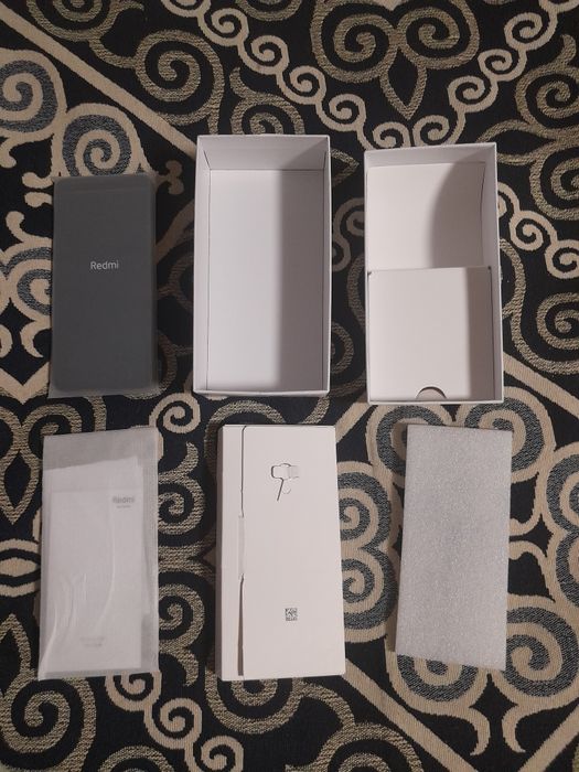 Продам Redmi 13c 256/8 гб