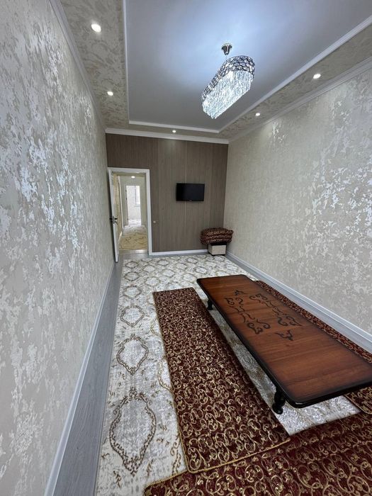 6-mik tomonda 2 xonali uy sotiladi