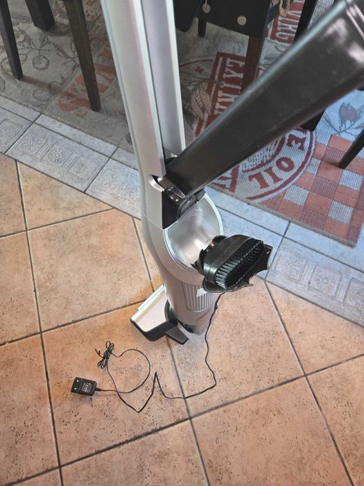 Безкабелна прахосмукачка Bosch flexxo 4 28w lithium power