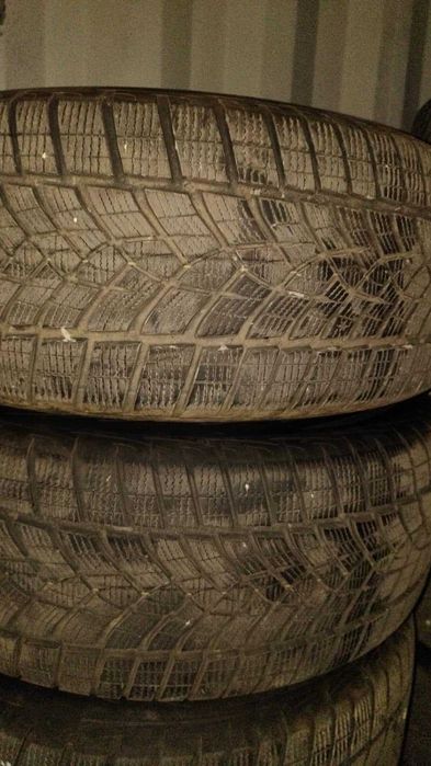 Комплект оригинални джанти за Порше Кайен със зимни гуми R18 Goodyear