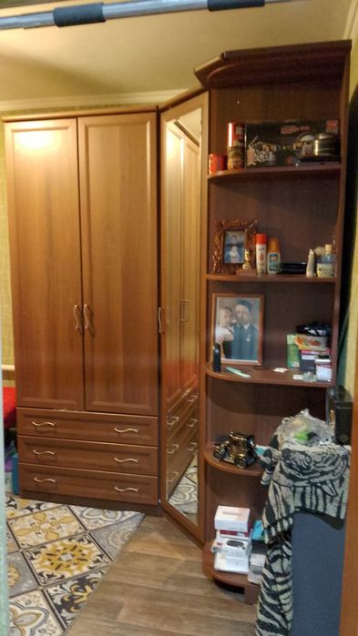 Угловой шкаф. ..