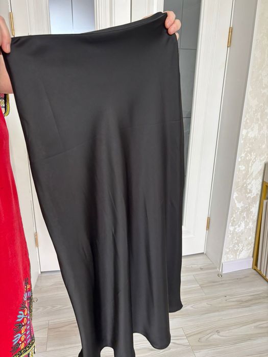 Продам атласный юбку