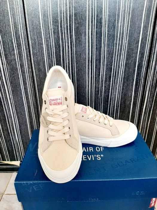 Нови кецове Levi's