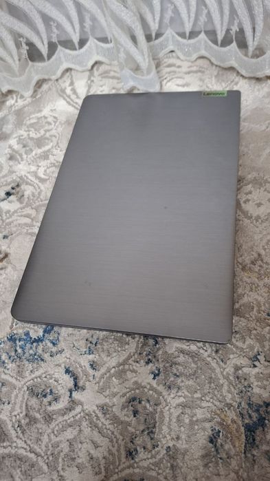 Продаю ноутбук lenovo