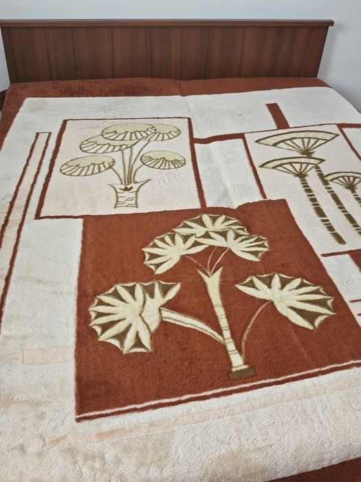 Гарнитур + ковер +плед + пуфик