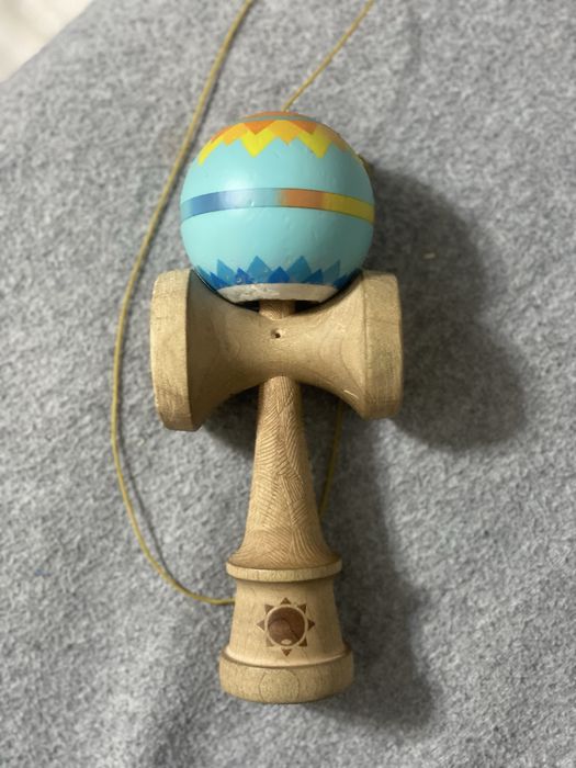 Kendama sol colaborate cu sweets