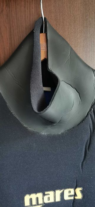 Полусух водолазен костюм